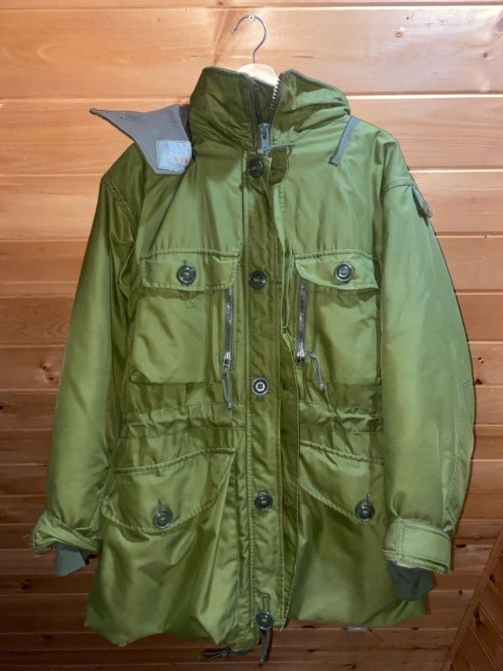 Canadian Forces Army Gore-Tex IECS Combat Parka 70/36 (Fits like a Large)
